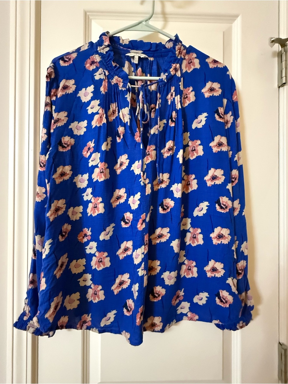 Lucky Brand Boho Floral Ruffle Split V-Neck Peasant Blouse Blue - Size Large